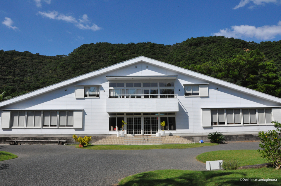 ギャラリー｜奄美大島紬村・大島紬製造工場観光庭園